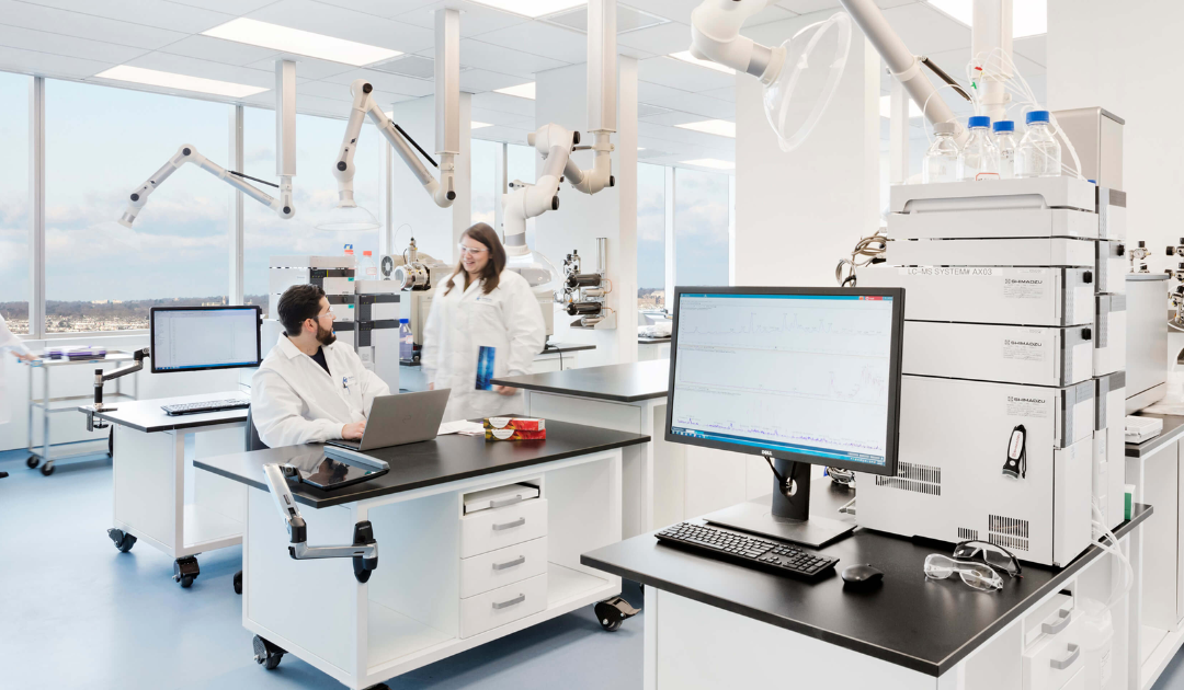 How to Choose Lab Equipment for a Clinical Laboratory