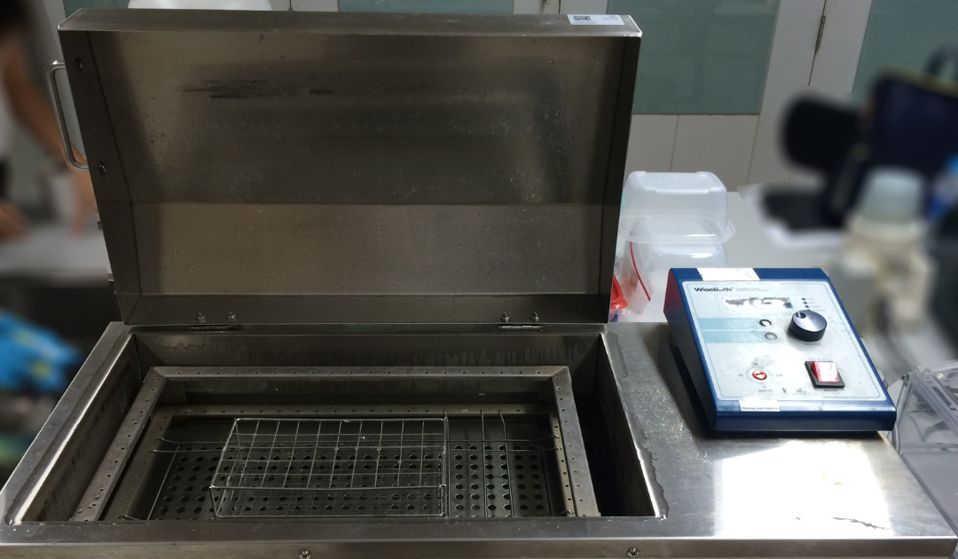 laboratory water bath